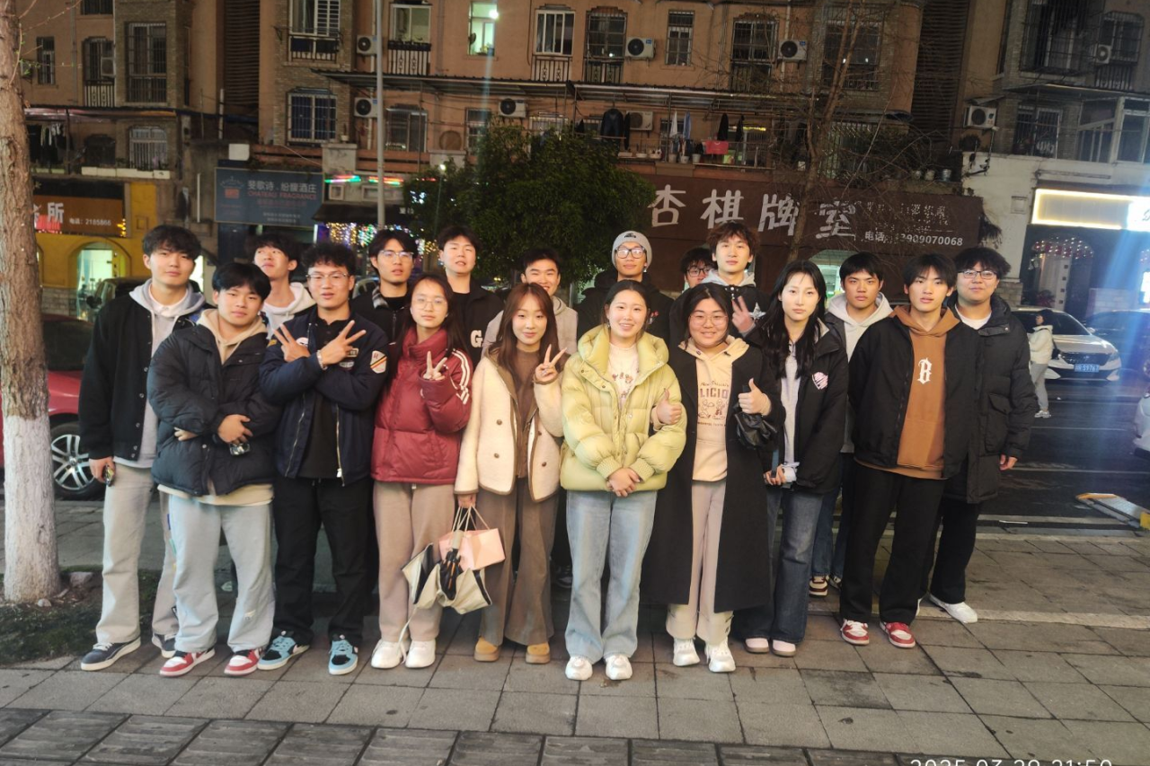 两委会图片