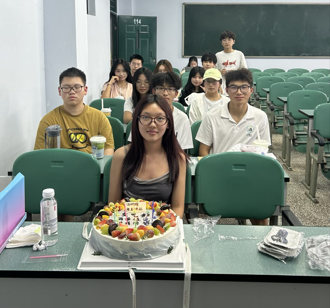 两委会图片